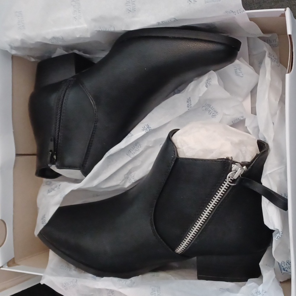 Boot - Picture 5 of 5